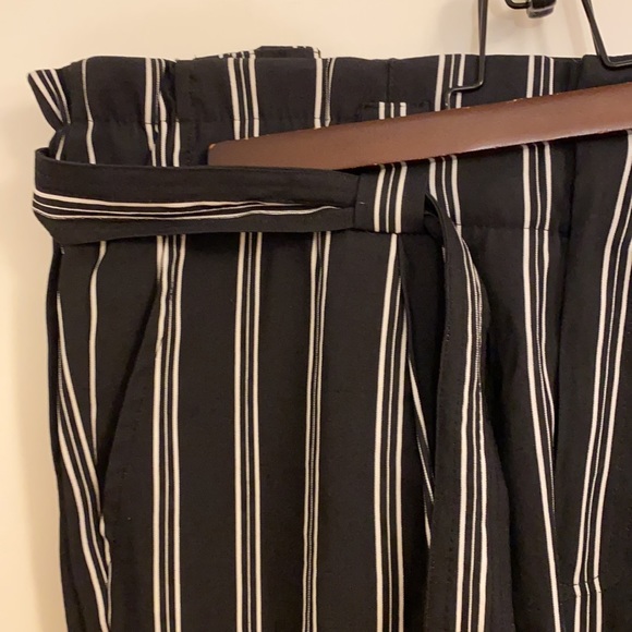 Amazing Paper Bag Pant! - Picture 5 of 6